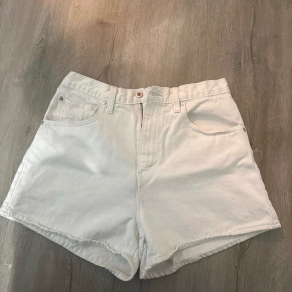 Levi’s White High Waisted Mom Shorts Silver Tab